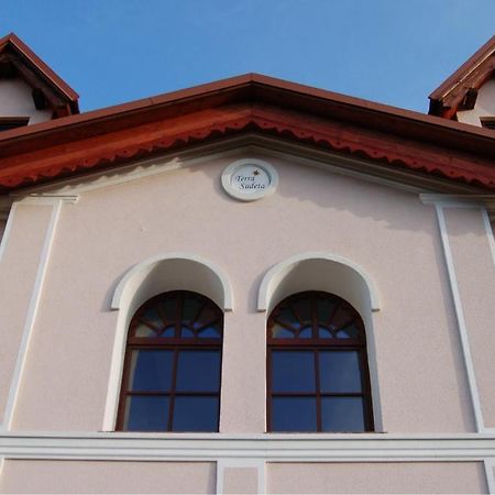 Rezydencja Terra Sudeta Bed and Breakfast Międzylesie Exteriör bild